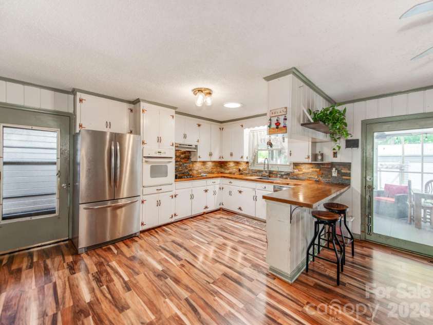 235 Central Heights Drive, Concord, NC 28025.  MLS# CAR4367935, YatesRealty ID 13815. 