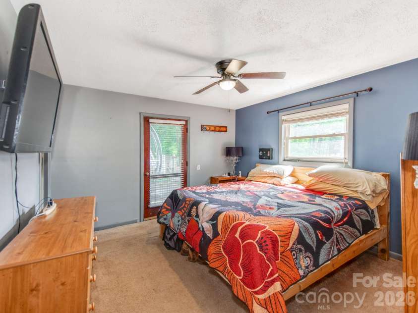 235 Central Heights Drive, Concord, NC 28025.  MLS# CAR4367935, YatesRealty ID 13815. 