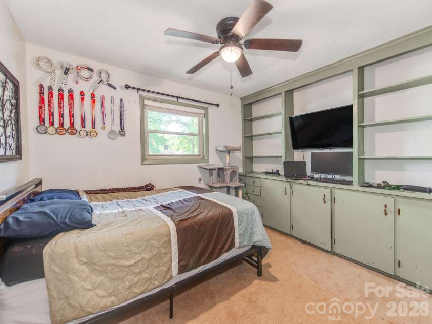 235 Central Heights Drive, Concord, NC 28025.  MLS# CAR4367935, YatesRealty ID 13815. 