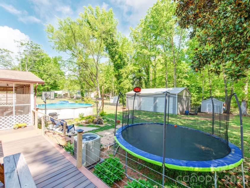 235 Central Heights Drive, Concord, NC 28025.  MLS# CAR4367935, YatesRealty ID 13815. 