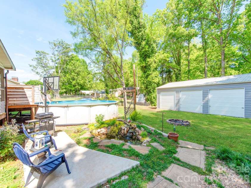 235 Central Heights Drive, Concord, NC 28025.  MLS# CAR4367935, YatesRealty ID 13815. 