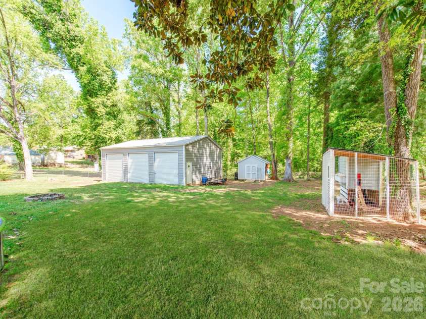 235 Central Heights Drive, Concord, NC 28025.  MLS# CAR4367935, YatesRealty ID 13815. 