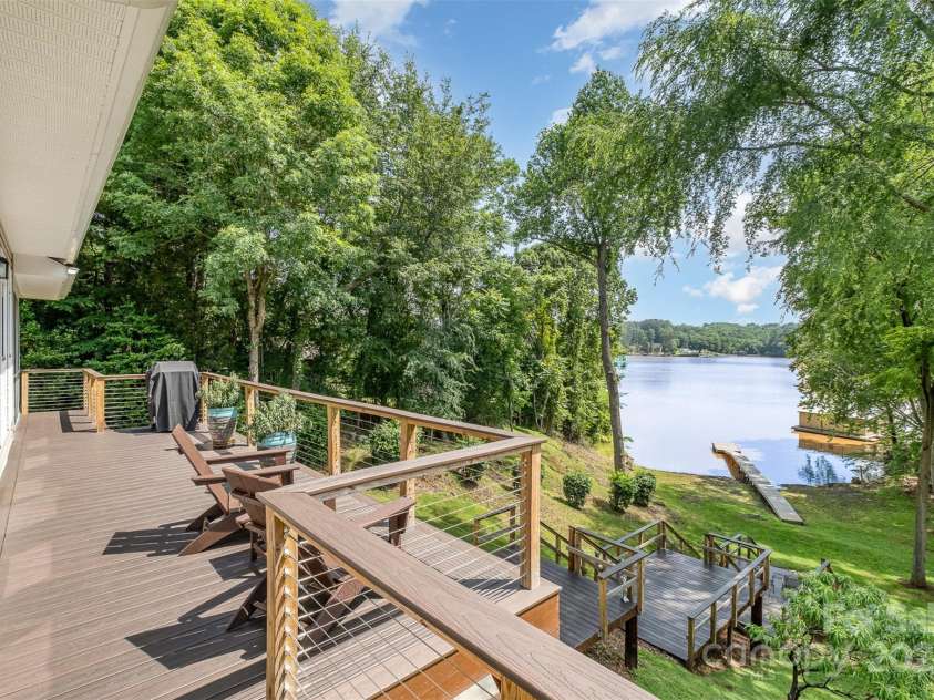 2845 Lakefront Drive, Belmont, NC 28012.  MLS# CAR4257330, YatesRealty ID 13815. 