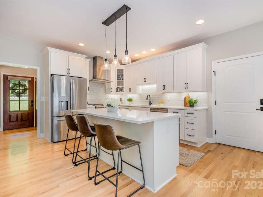 2845 Lakefront Drive, Belmont, NC 28012.  MLS# CAR4257330, YatesRealty ID 13815. 