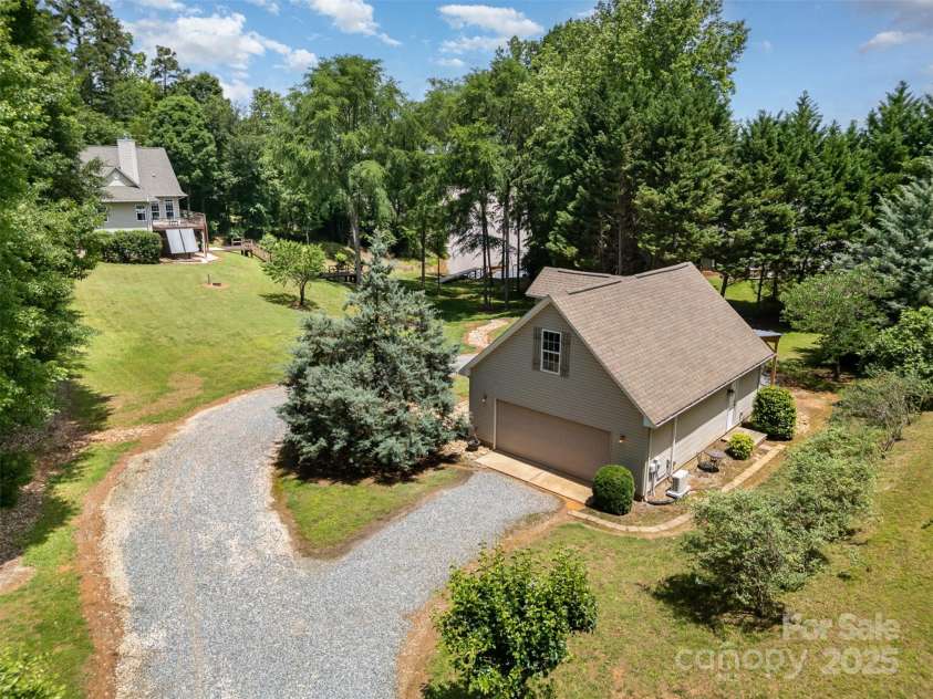 2845 Lakefront Drive, Belmont, NC 28012.  MLS# CAR4257330, YatesRealty ID 13815. 