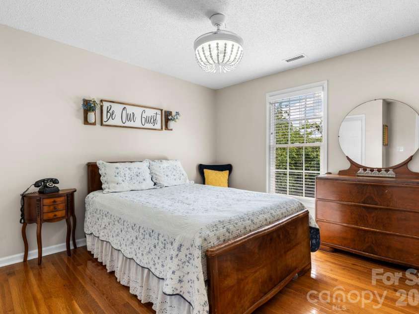 1801 Twin Ponds Drive, Hickory, NC 28602.  MLS# CAR4297155, YatesRealty ID 13819. 