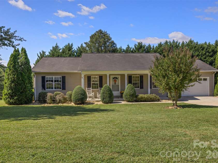 1254 Heritage Farm Road, Hickory, NC 28601.  MLS# CAR4358099, YatesRealty ID 13820. 