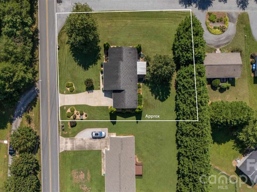 1254 Heritage Farm Road, Hickory, NC 28601.  MLS# CAR4358099, YatesRealty ID 13820. 