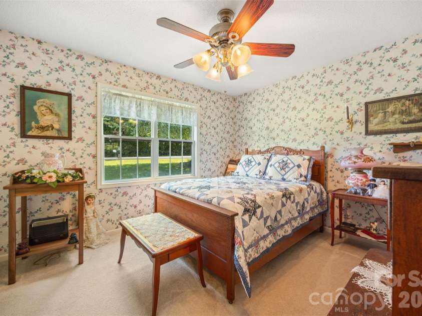 1254 Heritage Farm Road, Hickory, NC 28601.  MLS# CAR4358099, YatesRealty ID 13820. 