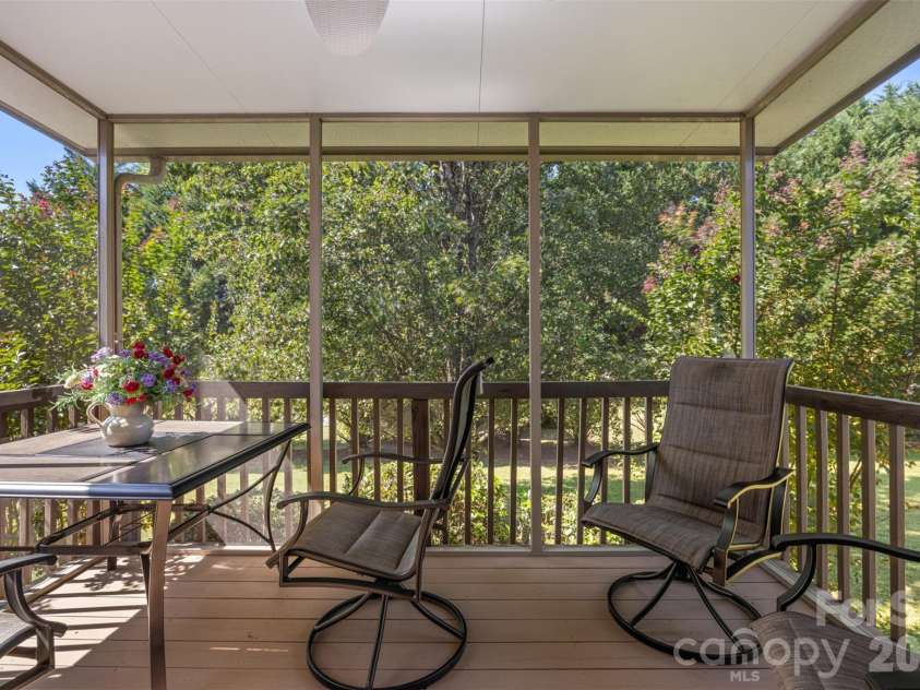 1254 Heritage Farm Road, Hickory, NC 28601.  MLS# CAR4358099, YatesRealty ID 13820. 