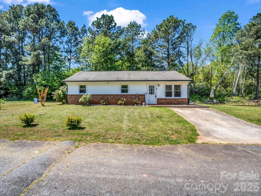 131 Winchester Drive, Ellenboro, NC 28040.  MLS# CAR4370368, YatesRealty ID 13821. 