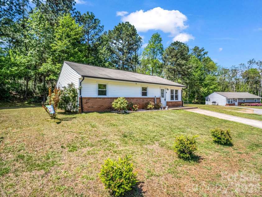 131 Winchester Drive, Ellenboro, NC 28040.  MLS# CAR4370368, YatesRealty ID 13821. 