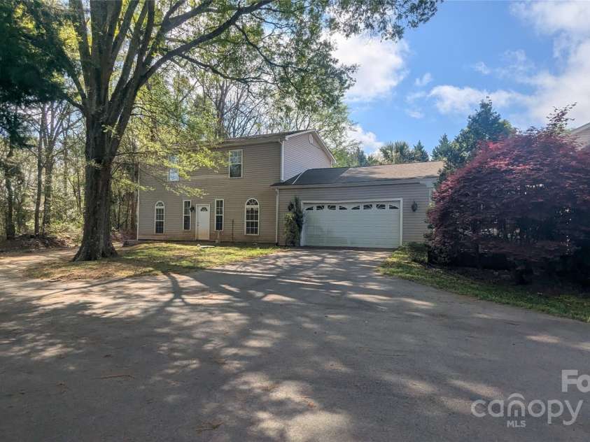 1404 Oakdale Road, Rock Hill, SC 29730.  MLS# CAR4245874, YatesRealty ID 13822. 