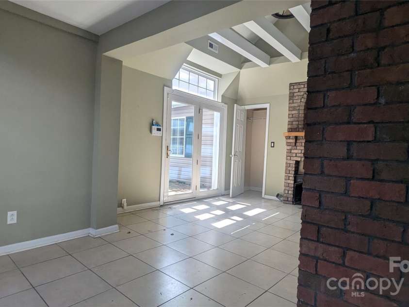 1404 Oakdale Road, Rock Hill, SC 29730.  MLS# CAR4245874, YatesRealty ID 13822. 