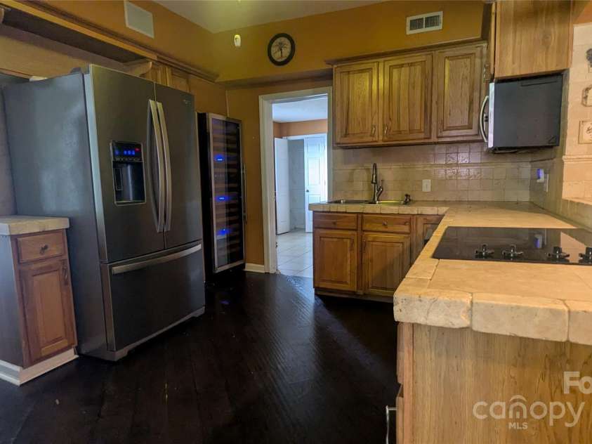 1404 Oakdale Road, Rock Hill, SC 29730.  MLS# CAR4245874, YatesRealty ID 13822. 
