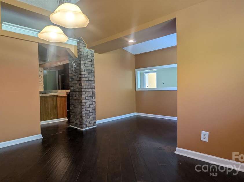 1404 Oakdale Road, Rock Hill, SC 29730.  MLS# CAR4245874, YatesRealty ID 13822. 