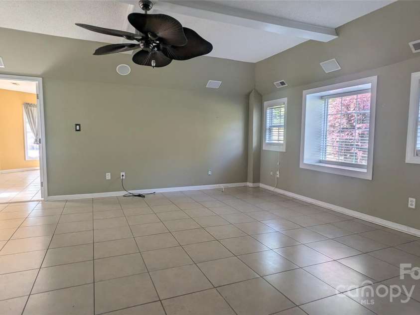 1404 Oakdale Road, Rock Hill, SC 29730.  MLS# CAR4245874, YatesRealty ID 13822. 
