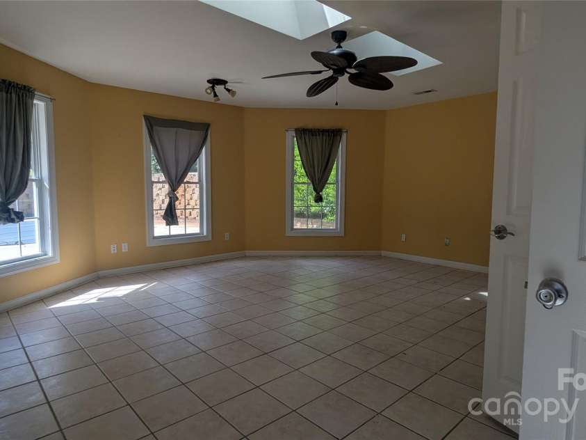 1404 Oakdale Road, Rock Hill, SC 29730.  MLS# CAR4245874, YatesRealty ID 13822. 