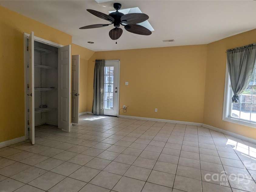 1404 Oakdale Road, Rock Hill, SC 29730.  MLS# CAR4245874, YatesRealty ID 13822. 