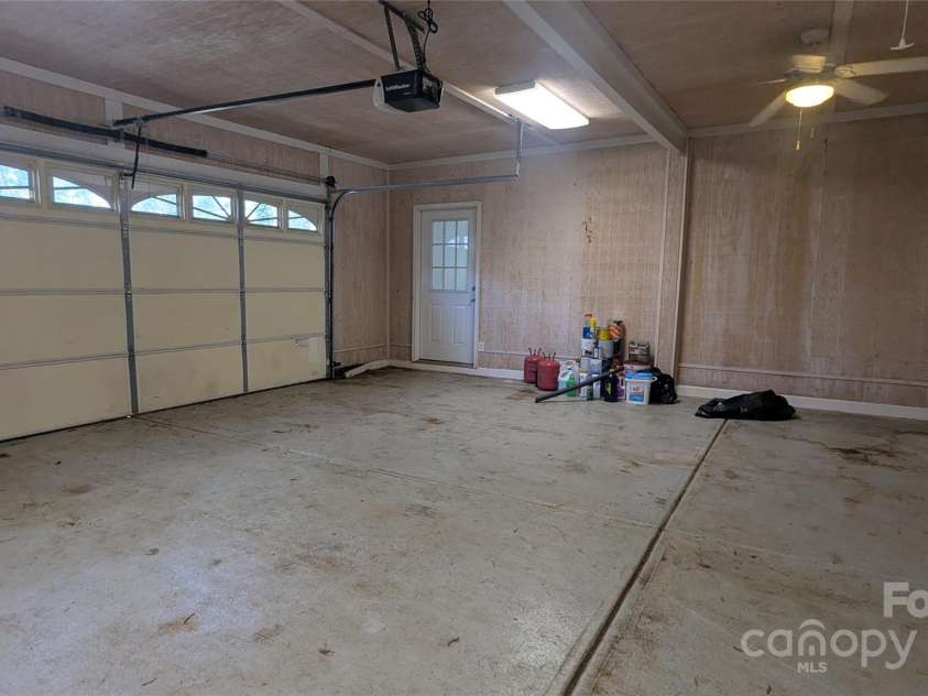 1404 Oakdale Road, Rock Hill, SC 29730.  MLS# CAR4245874, YatesRealty ID 13822. 
