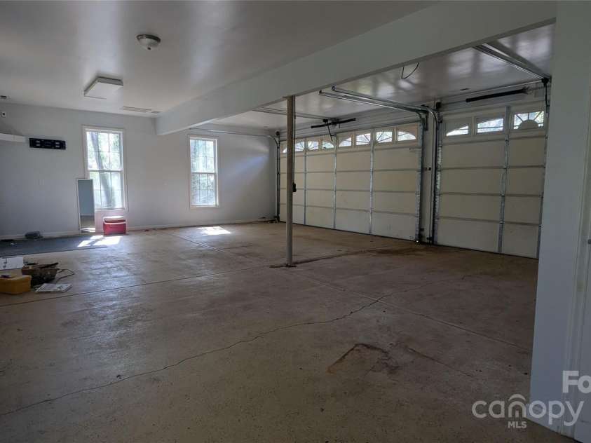 1404 Oakdale Road, Rock Hill, SC 29730.  MLS# CAR4245874, YatesRealty ID 13822. 