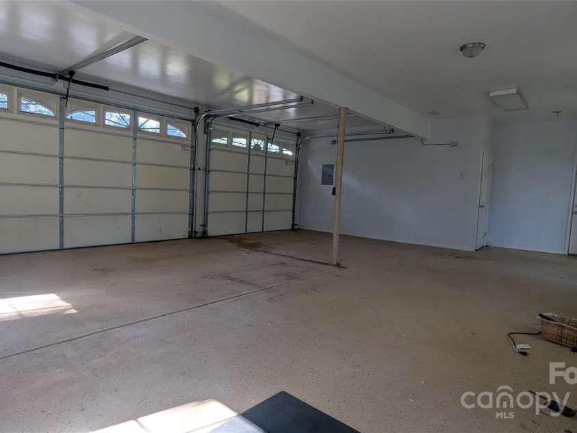 1404 Oakdale Road, Rock Hill, SC 29730.  MLS# CAR4245874, YatesRealty ID 13822. 