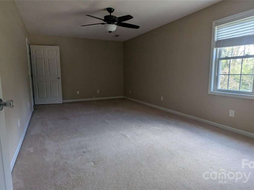 1404 Oakdale Road, Rock Hill, SC 29730.  MLS# CAR4245874, YatesRealty ID 13822. 
