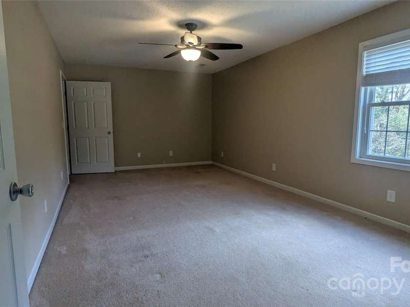 1404 Oakdale Road, Rock Hill, SC 29730.  MLS# CAR4245874, YatesRealty ID 13822. 