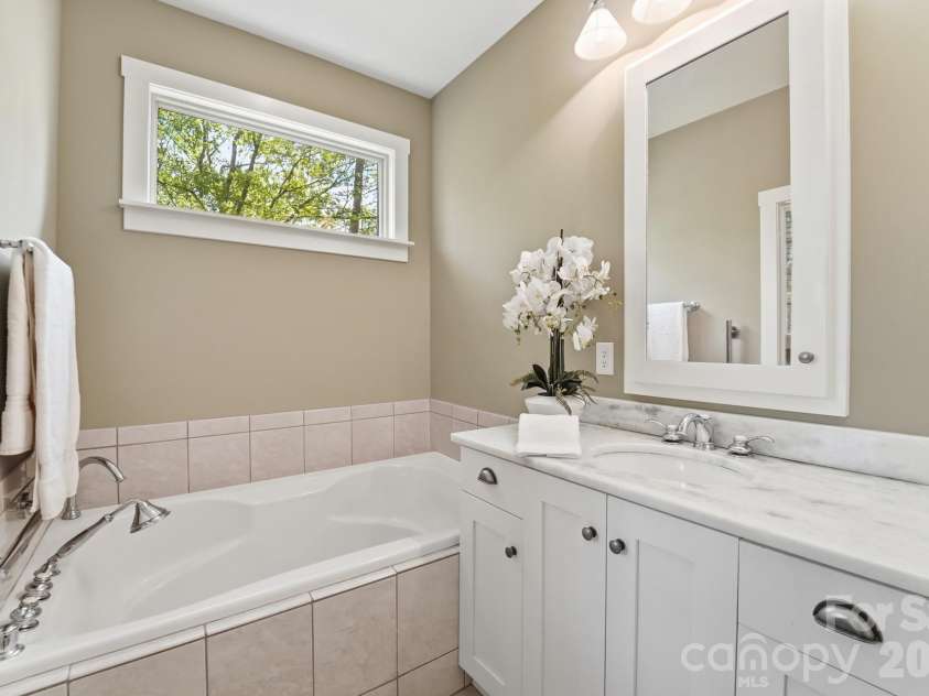 2370 Valelake Road, York, SC 29745.  MLS# CAR4366259, YatesRealty ID 13823. 