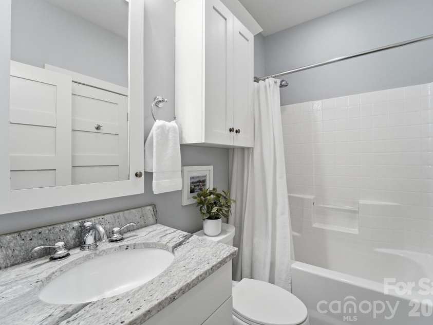 2370 Valelake Road, York, SC 29745.  MLS# CAR4366259, YatesRealty ID 13823. 