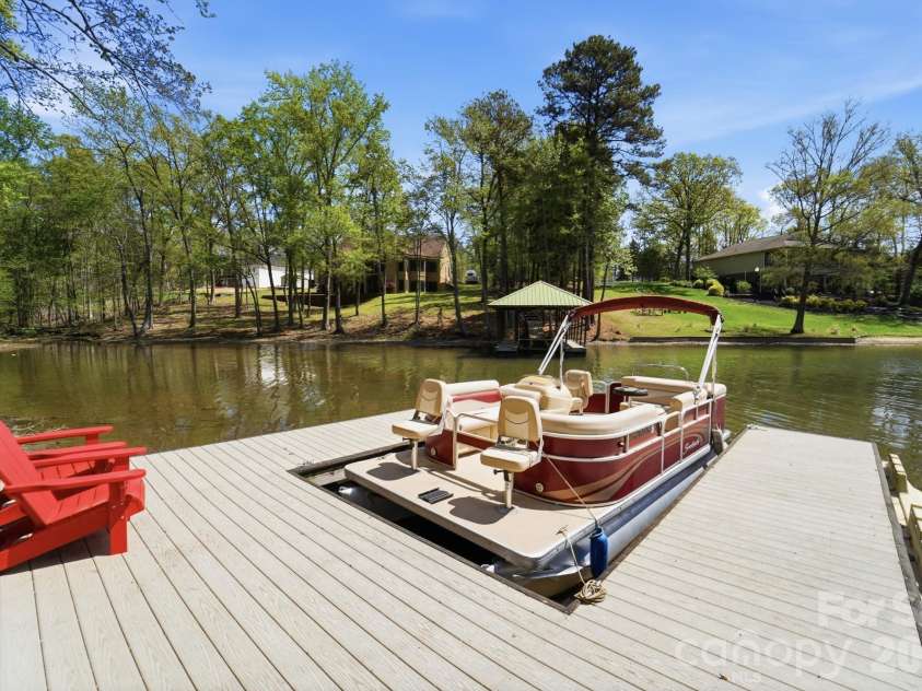 2370 Valelake Road, York, SC 29745.  MLS# CAR4366259, YatesRealty ID 13823. 