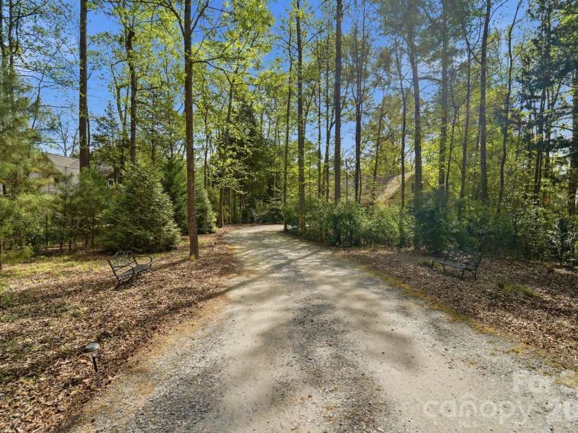 2370 Valelake Road, York, SC 29745.  MLS# CAR4366259, YatesRealty ID 13823. 
