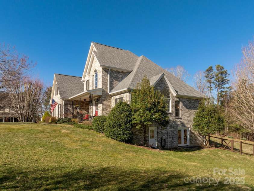 228 Forest Knoll Court, Weaverville, NC 28787.  MLS# CAR4233756, YatesRealty ID 13824. 