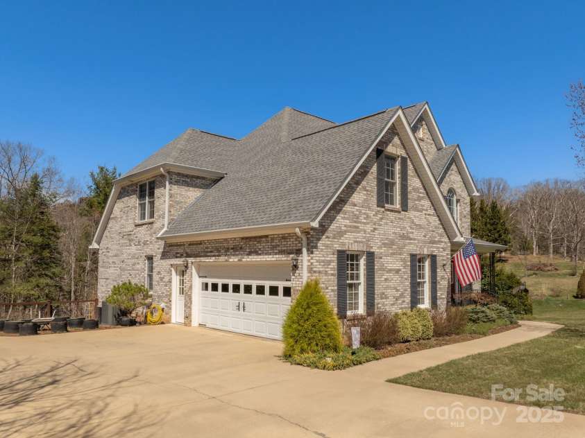 228 Forest Knoll Court, Weaverville, NC 28787.  MLS# CAR4233756, YatesRealty ID 13824. 