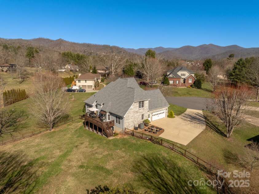 228 Forest Knoll Court, Weaverville, NC 28787.  MLS# CAR4233756, YatesRealty ID 13824. 