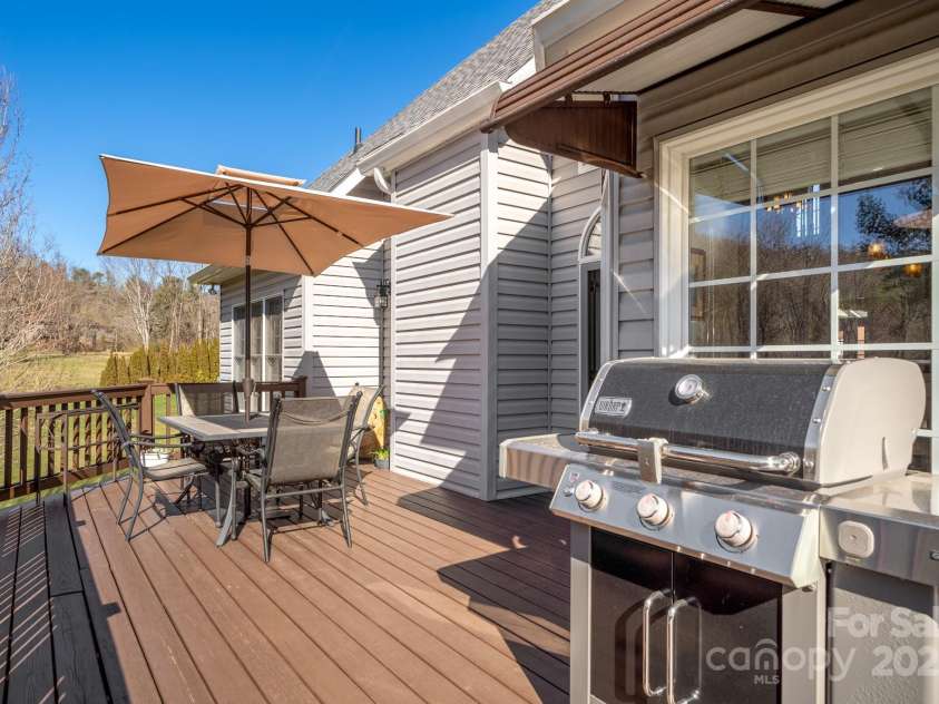 228 Forest Knoll Court, Weaverville, NC 28787.  MLS# CAR4233756, YatesRealty ID 13824. 