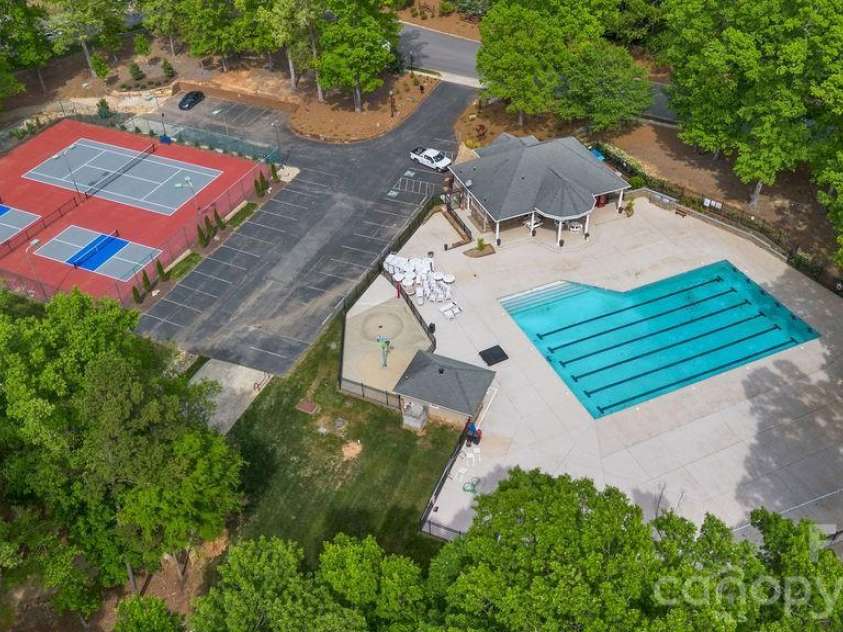 10826 Persimmon Creek Drive, Mint Hill, NC 28227.  MLS# CAR4368571, YatesRealty ID 13825. 