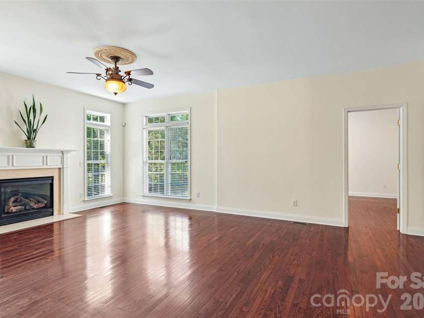 10826 Persimmon Creek Drive, Mint Hill, NC 28227.  MLS# CAR4368571, YatesRealty ID 13825. 