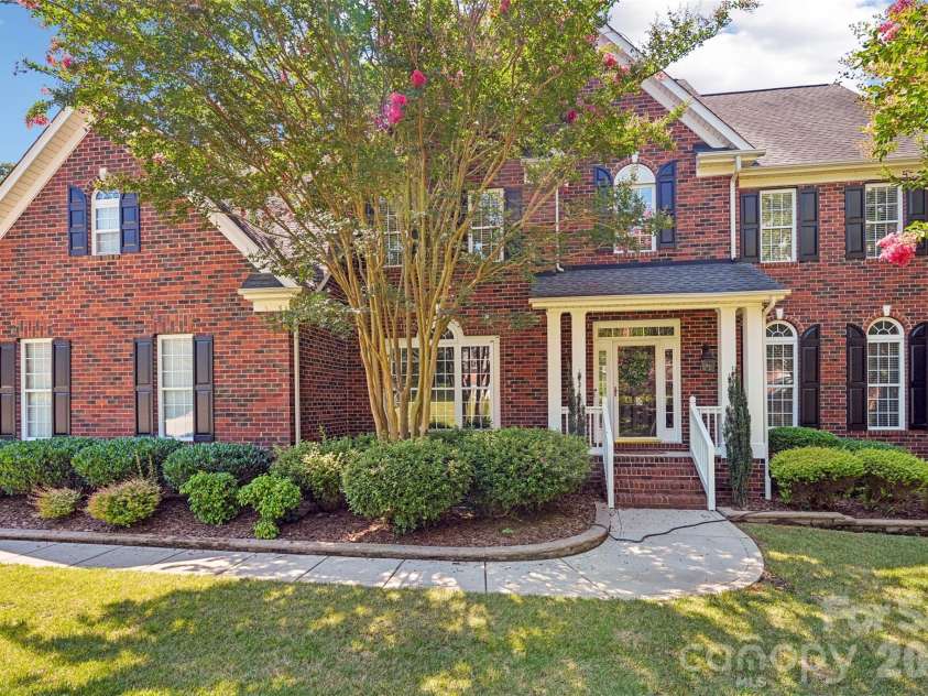 10826 Persimmon Creek Drive, Mint Hill, NC 28227.  MLS# CAR4368571, YatesRealty ID 13825. 