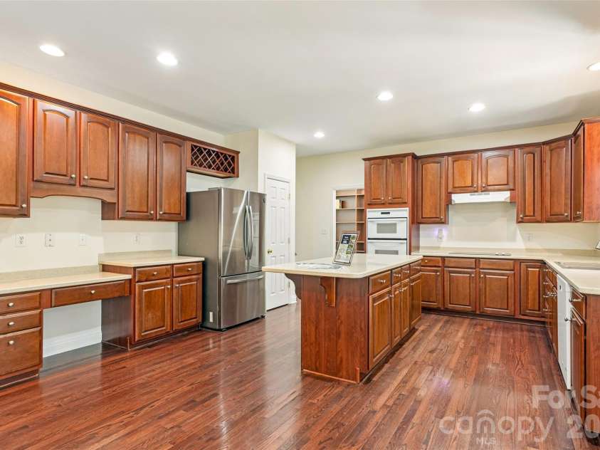 10826 Persimmon Creek Drive, Mint Hill, NC 28227.  MLS# CAR4368571, YatesRealty ID 13825. 