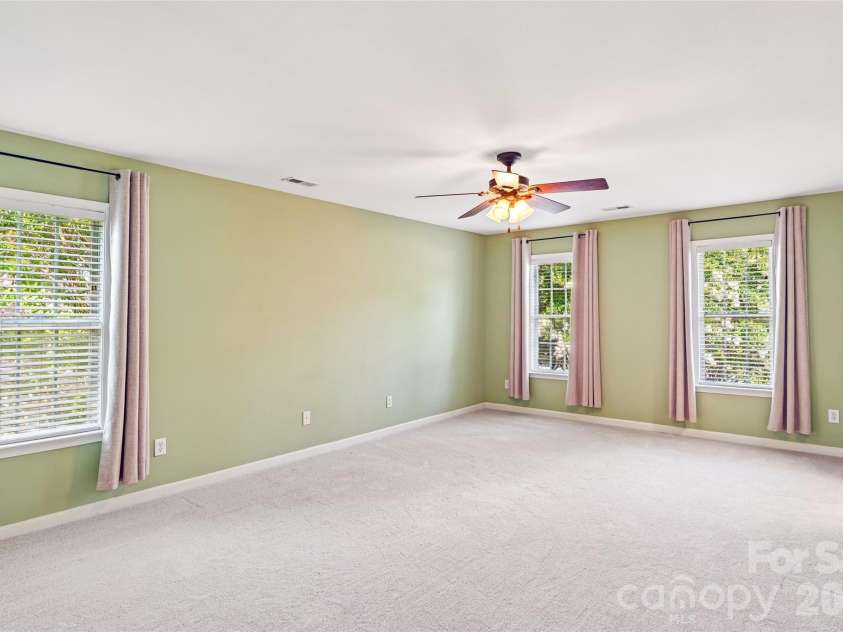 10826 Persimmon Creek Drive, Mint Hill, NC 28227.  MLS# CAR4368571, YatesRealty ID 13825. 
