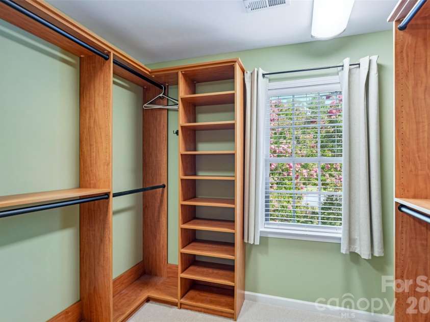 10826 Persimmon Creek Drive, Mint Hill, NC 28227.  MLS# CAR4368571, YatesRealty ID 13825. 