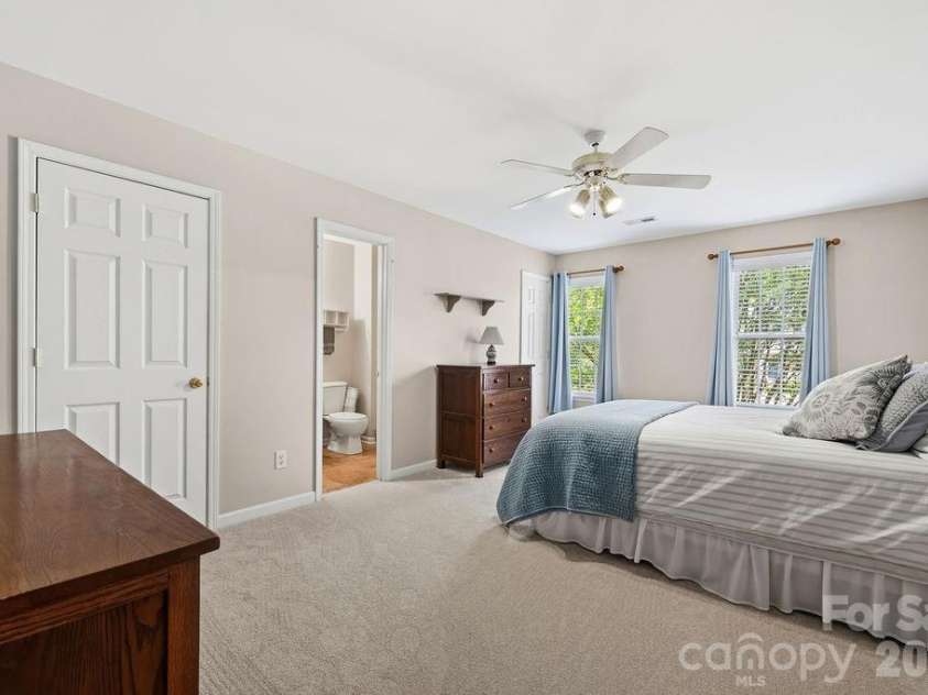 10826 Persimmon Creek Drive, Mint Hill, NC 28227.  MLS# CAR4368571, YatesRealty ID 13825. 