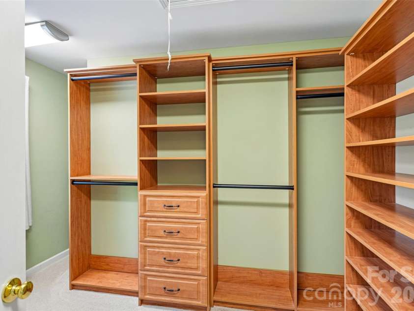 10826 Persimmon Creek Drive, Mint Hill, NC 28227.  MLS# CAR4368571, YatesRealty ID 13825. 