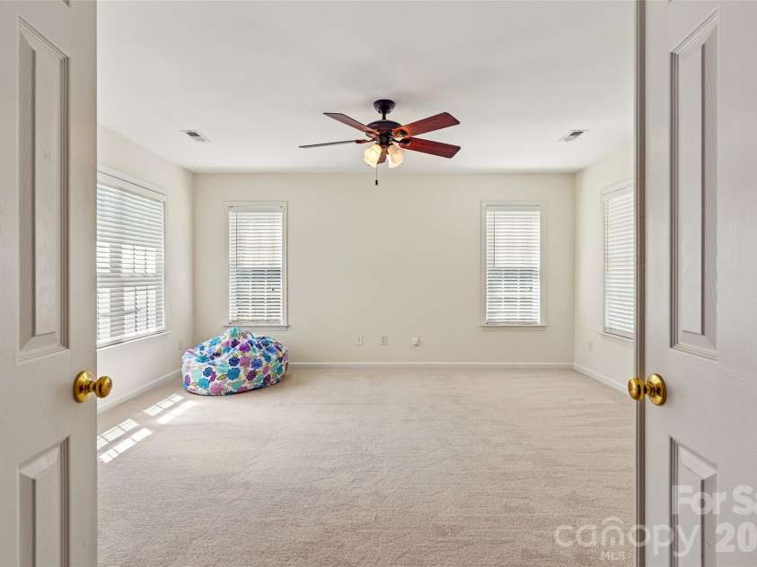 10826 Persimmon Creek Drive, Mint Hill, NC 28227.  MLS# CAR4368571, YatesRealty ID 13825. 