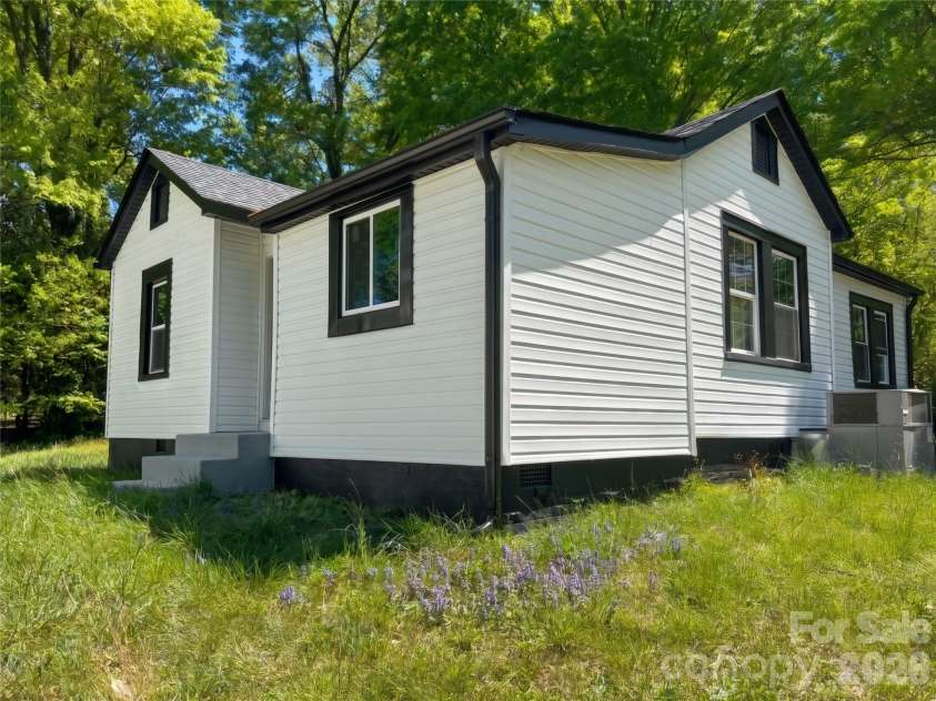 307 Ervin Drive, Cherryville, NC 28021.  MLS# CAR4371227, YatesRealty ID 13826. 