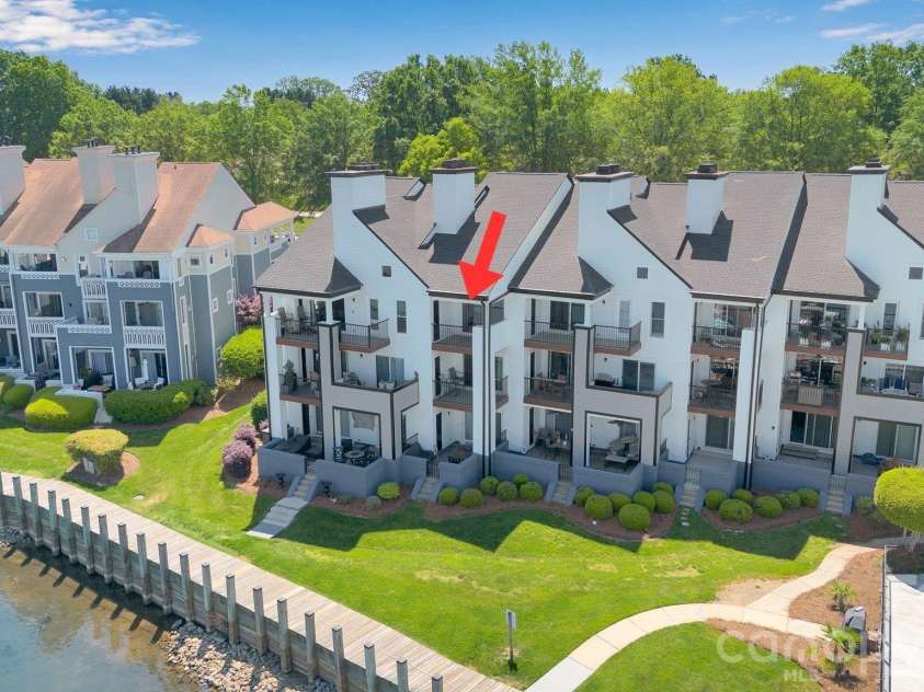 18755 Vineyard Point Lane, Cornelius, NC 28031.  MLS# CAR4371639, YatesRealty ID 13827. 