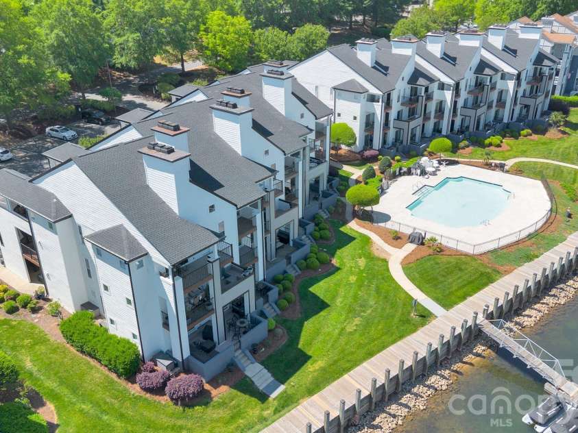 18755 Vineyard Point Lane, Cornelius, NC 28031.  MLS# CAR4371639, YatesRealty ID 13827. 