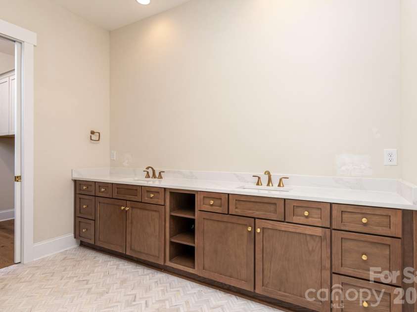 13006 Hazelbrook Lane, Cornelius, NC 28031.  MLS# CAR4333656, YatesRealty ID 1383. 