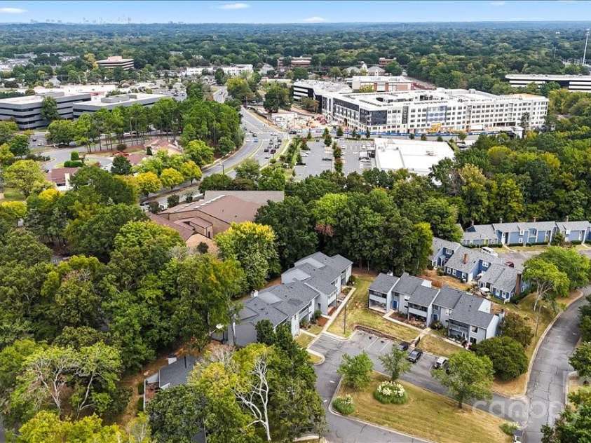 6610 Point Comfort Lane, Charlotte, NC 28226.  MLS# CAR4298567, YatesRealty ID 1383. 